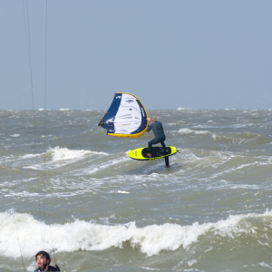 Cut back with kite kid